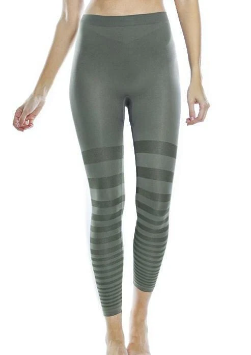 Tonal Striped Seamless Legging - FINAL SALE - Image 4